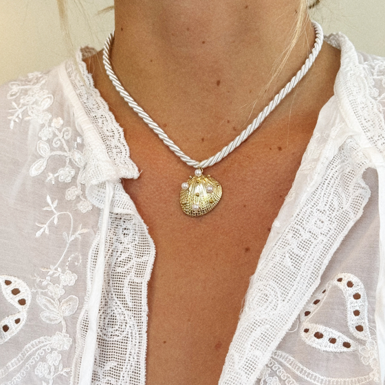 White Rope Shell Necklace